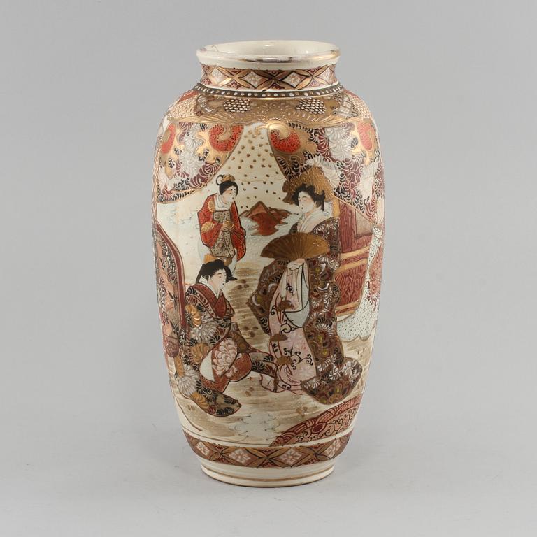VAS, porslin, satsuma, Japan, 1900-tal.