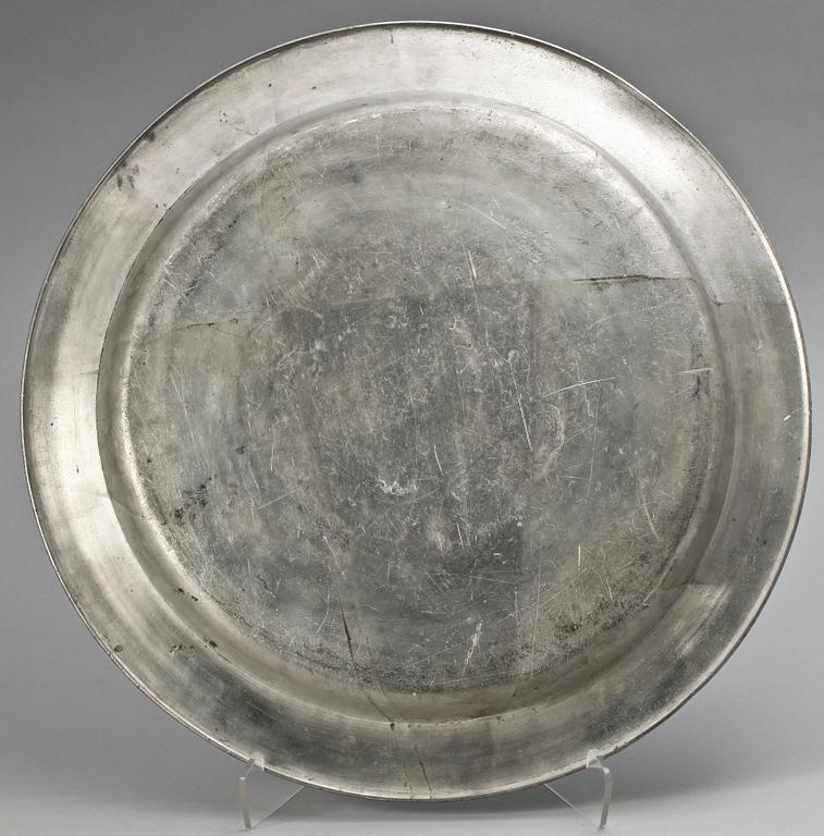 A Swedish pewter plate, Carl Logren, Falun 1750-75.