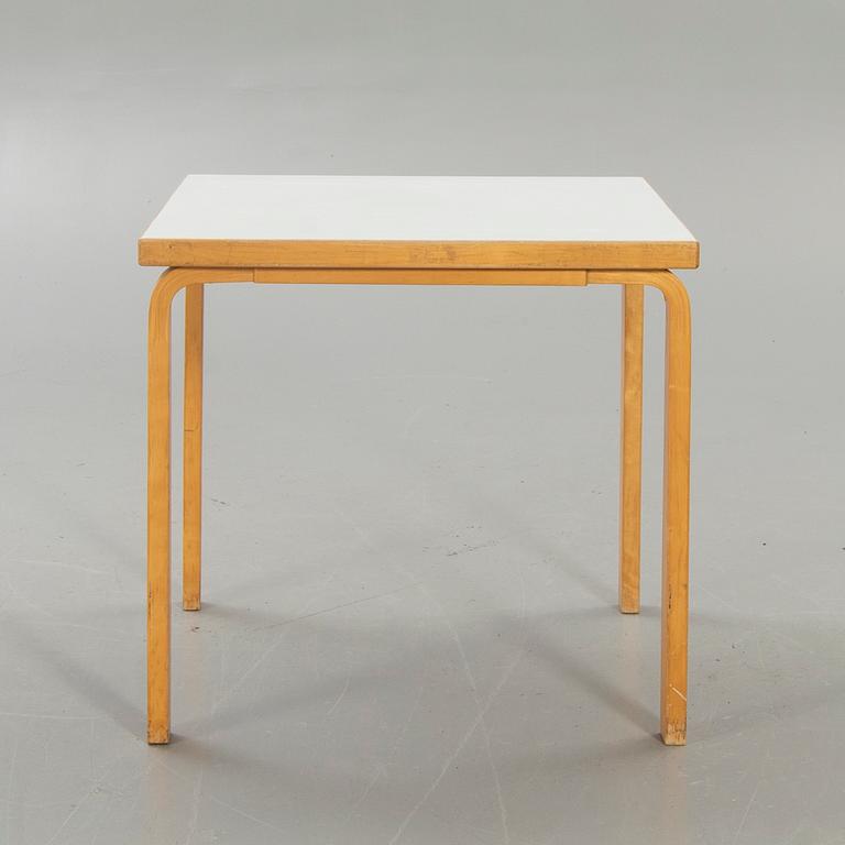 Alvar Aalto, Table "A83C".