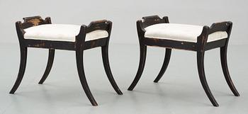 TABURETTER, ett par, sengustavianska 1800-talets början.