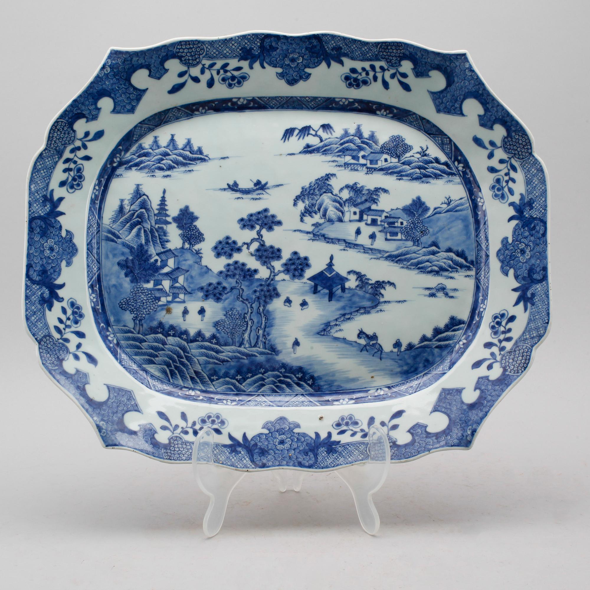 STEKFAT, porslin, Kina, Qianlong 1736-1795.