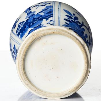 Vas, porslin. Qingdynastin, Kangxi (1662-1722).