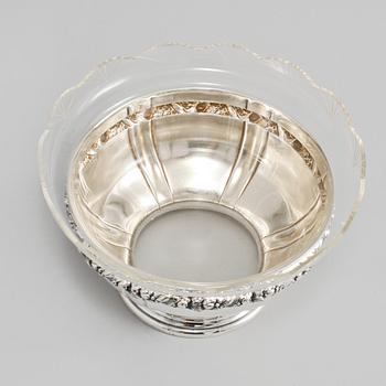 SKÅL, silver och glas, Göteborg, 1916, vikt exklusive glas 260 gram.