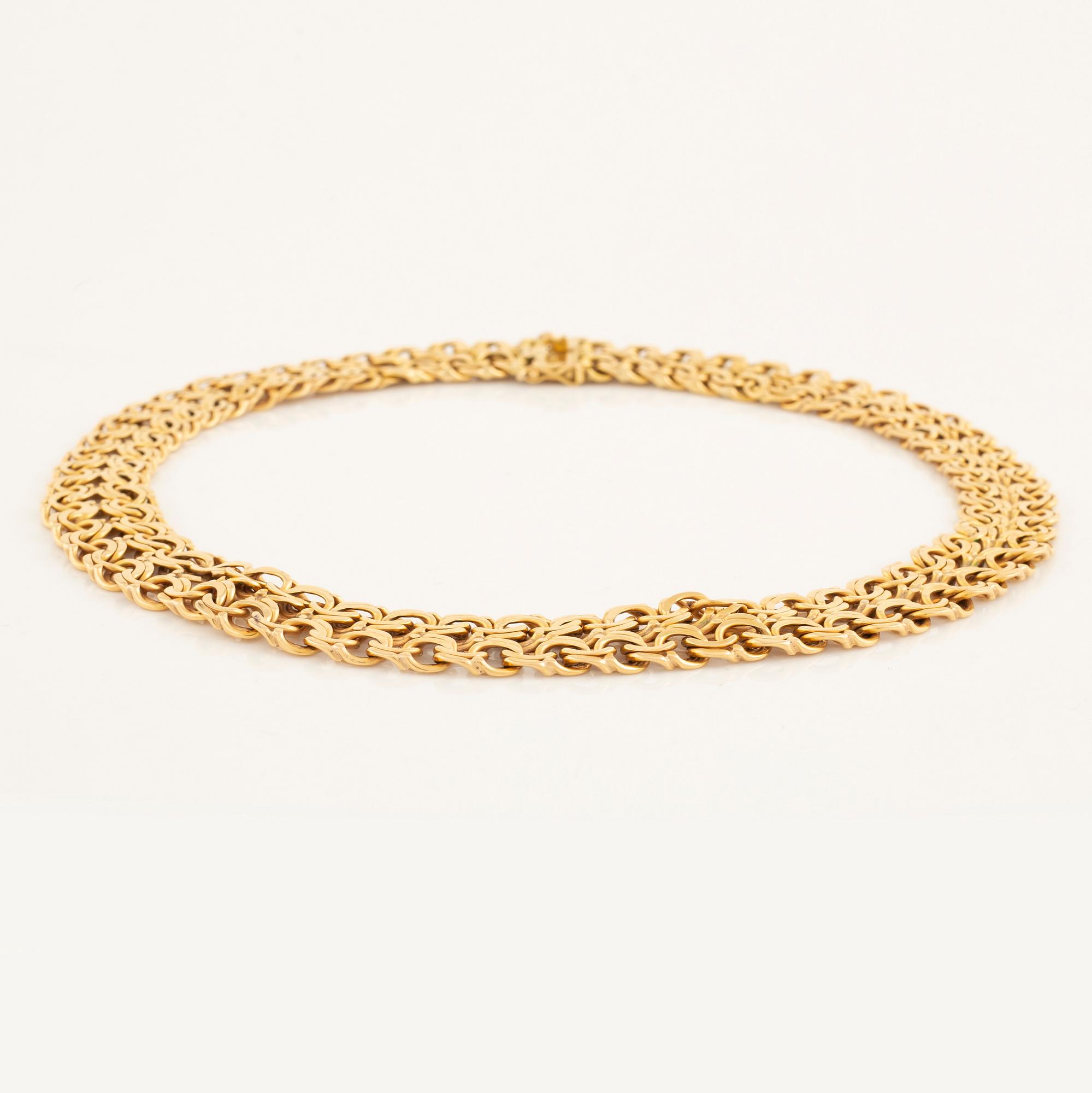 18K gold chain.