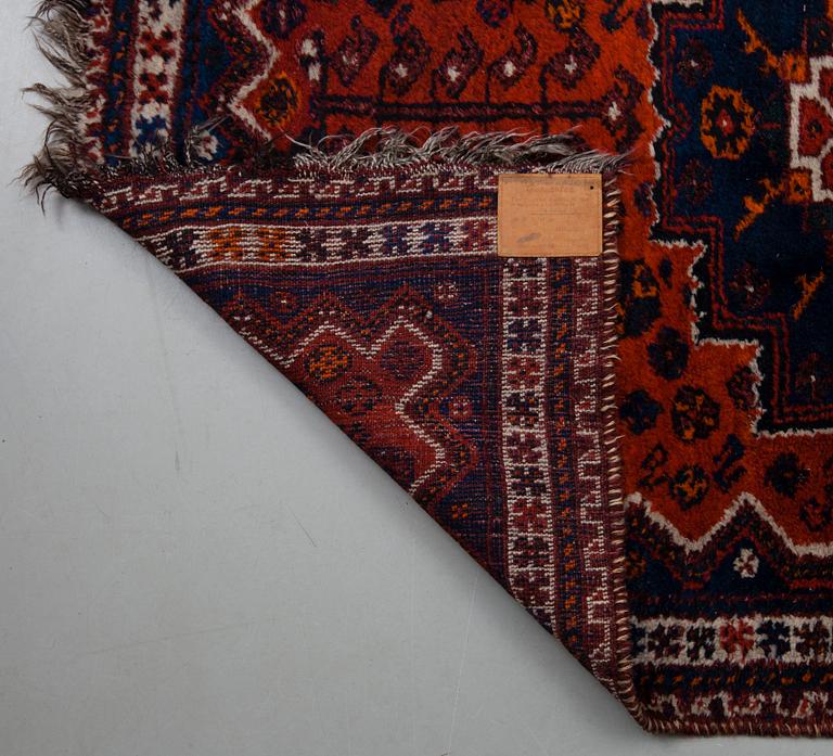 MATTA, semiantik, Shiraz, ca 148 x 108 cm.