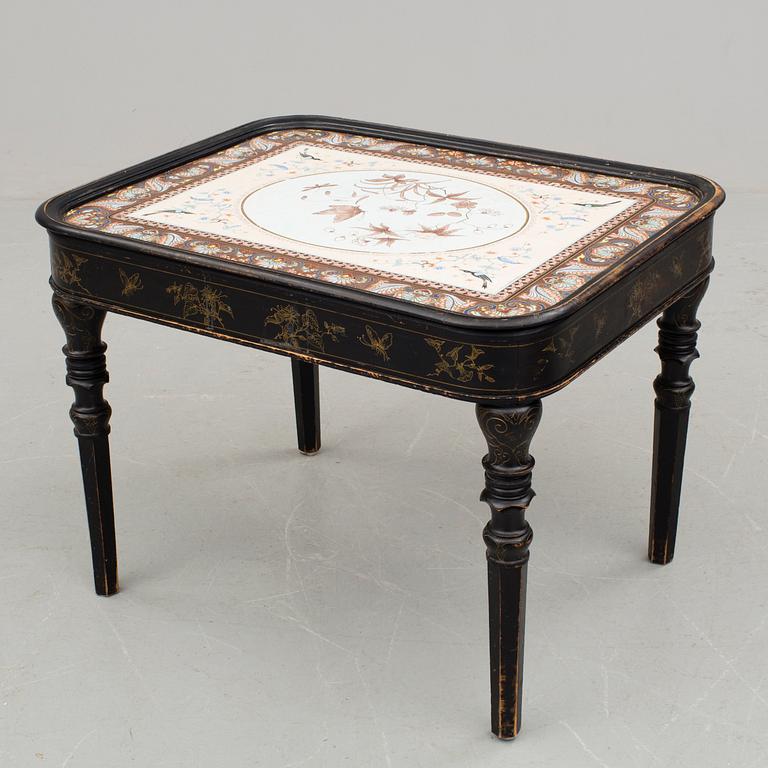 BORD, flintgods, troligen Rörstrand, sent 1800-tal.
