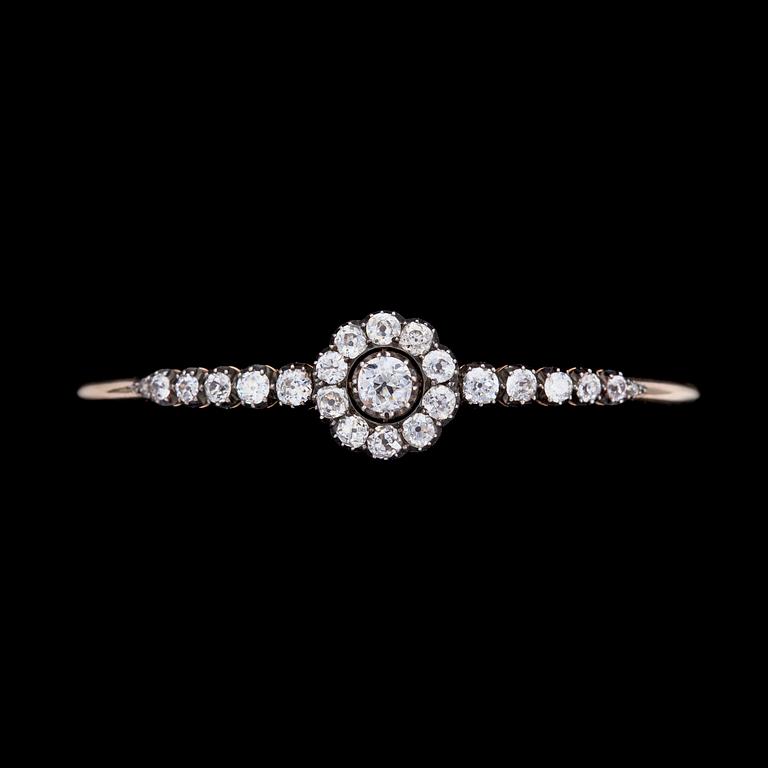 ARMRING, gammalslipade diamanter, tot. ca 3.20 ct.