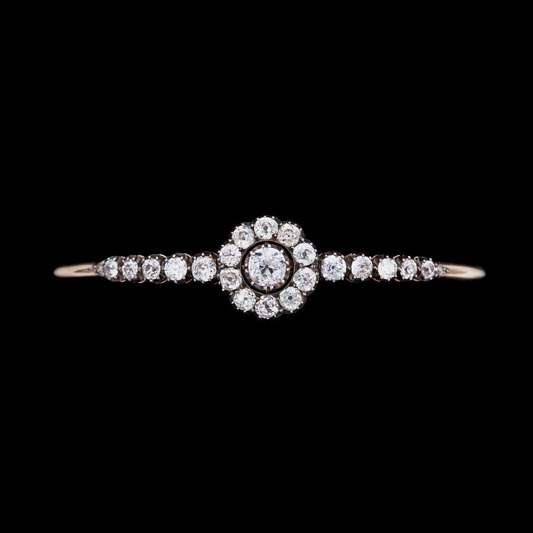 An old cut diamond bangle, tot. app. 3.20 cts, c. 1900.