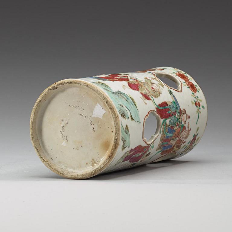 PERUKVAS, porslin. Sen Qing dynasti.