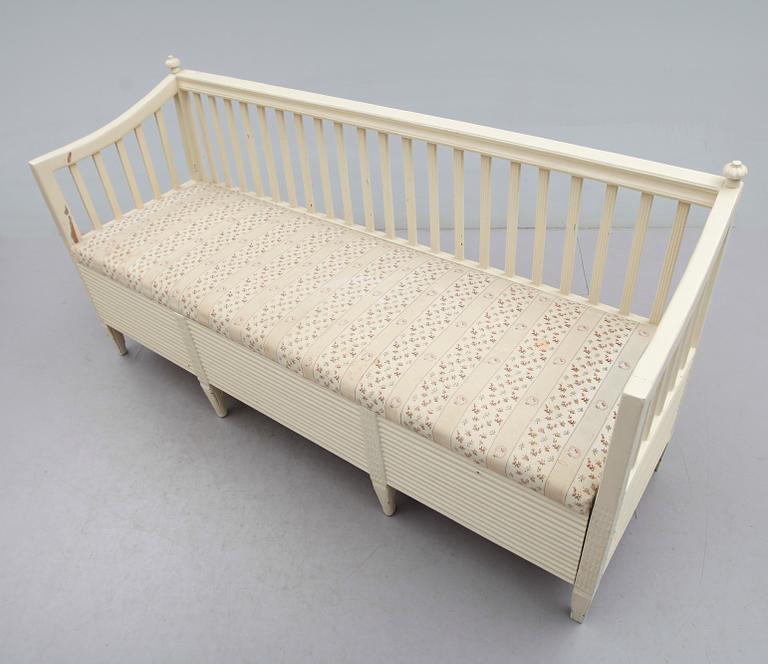 SOFFA, gustavianskt provinsarbete, 1800-talets början.