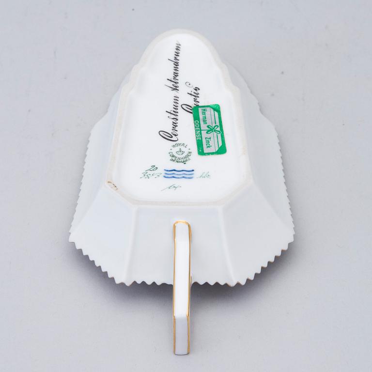 GELÉFAT, porslin, "Flora Danica", Royal Copenhagen, Danmark, 1959.