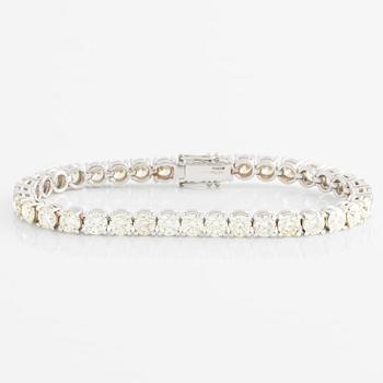 Tennisarmband med briljantslipade diamanter.