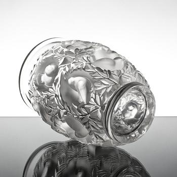 VAS, glas. Sign Lalique, France.