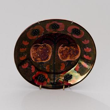 A ceramic dish signed Kaipiainen, Arabia. From the 1970s.