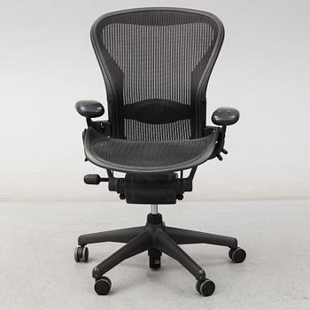 An 'Aeron' swivel armchair by Don Chadwich / Bill Stumpf, Herman Miller.