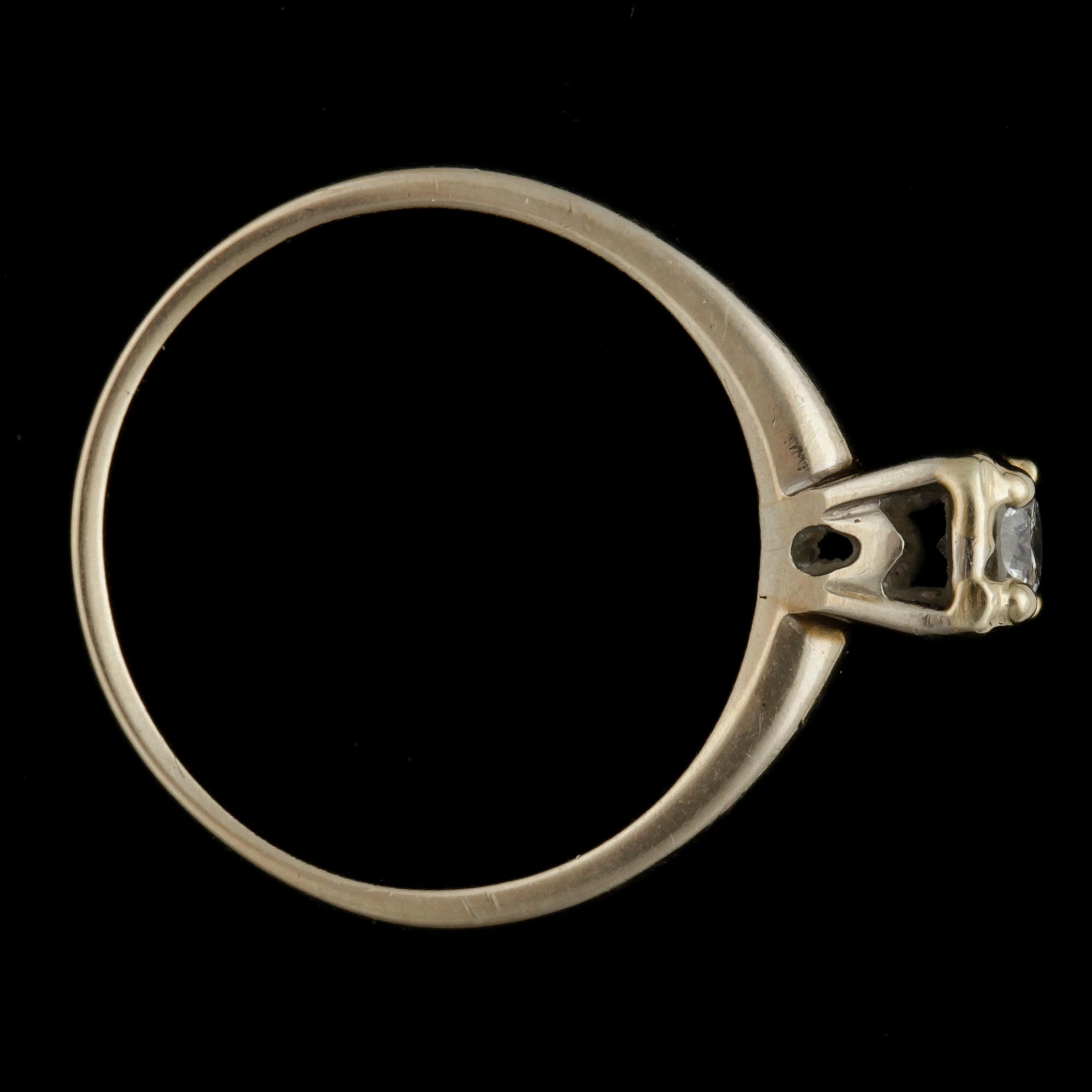 RING, 14k vitguld med solitär briljantslipad diamant ca0,25ct. Vikt 2g.