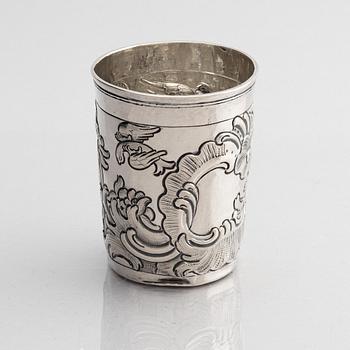 Bägare, silver, otydlig mästarstämpel, Moskva 1768.