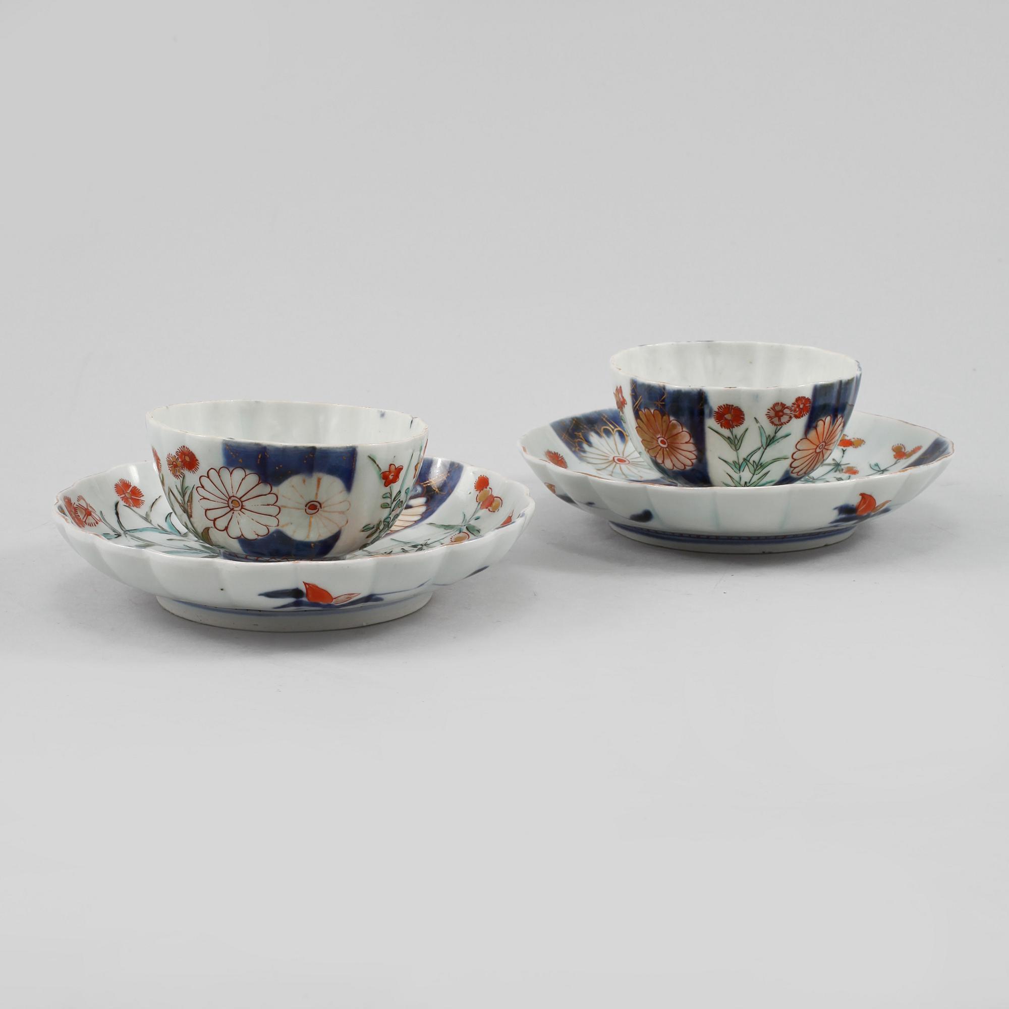 KOPPAR med FAT, ett par, porslin, Kina, 1700-tal.