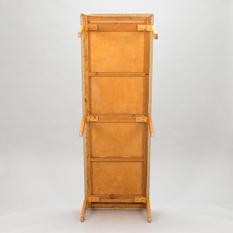 Alvar Aalto, penkki, malli 167, O.Y. Huonekalu- ja Rakennustyötehdas A.B. 1900-luvun puoliväli.