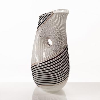 Dino Martens, vas, glas, från serien "Bianca Nera", Murano, Italien, modell 5838.