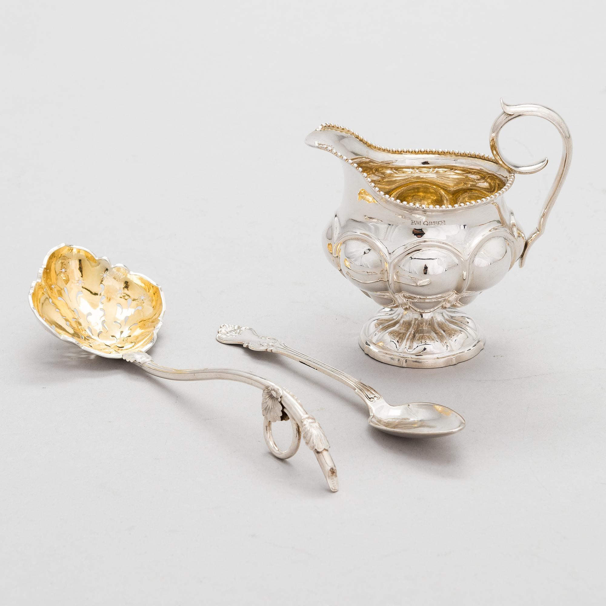 GUSTAF ADOLF BJÖRKLUND, Strösked, gräddsnäcka och skedar, silver, totalt 18 delar, Joensuu, Finland 1870.