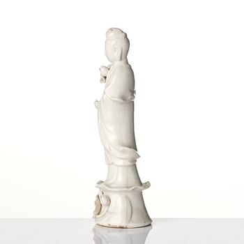 A blanc de Chine figure of a Guanyin, late Qing dynasty, 19th century.