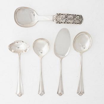 Serving utensils, 5 pieces, silver, Norway, including mark of David Andersen, Oslo, post-1925.