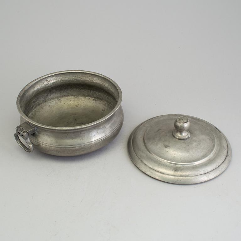 A pewter porridge bowl, Nils Abraham Santesson, Stockholm, 1858.