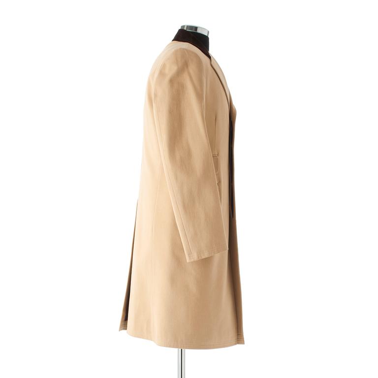 PARK HOUSE, a beige cotton coat.