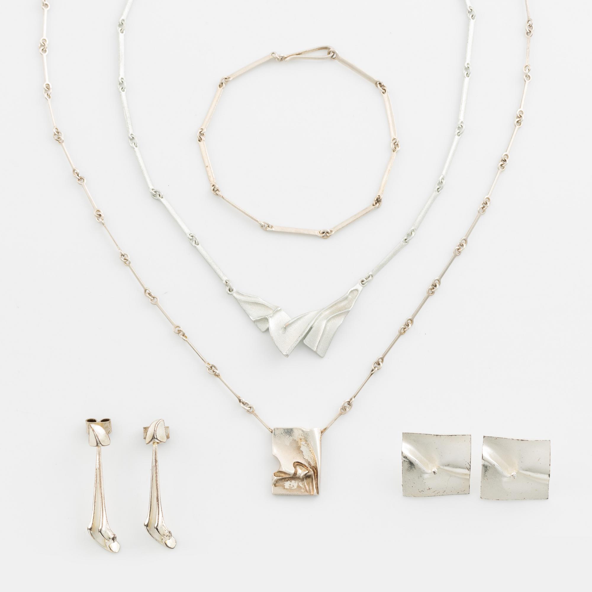 Lapponia, Smyckesset, örhängen 2 par, collier 2 st, samt  armlänk, silver.