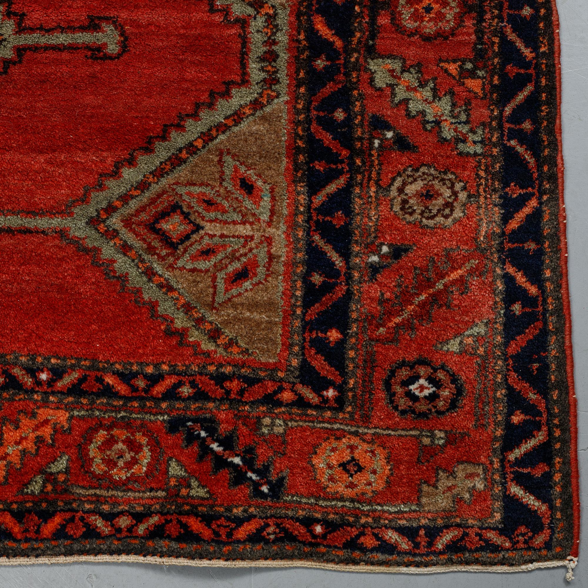 A rug, Old, Zaghe, ca 220 x 137 cm.