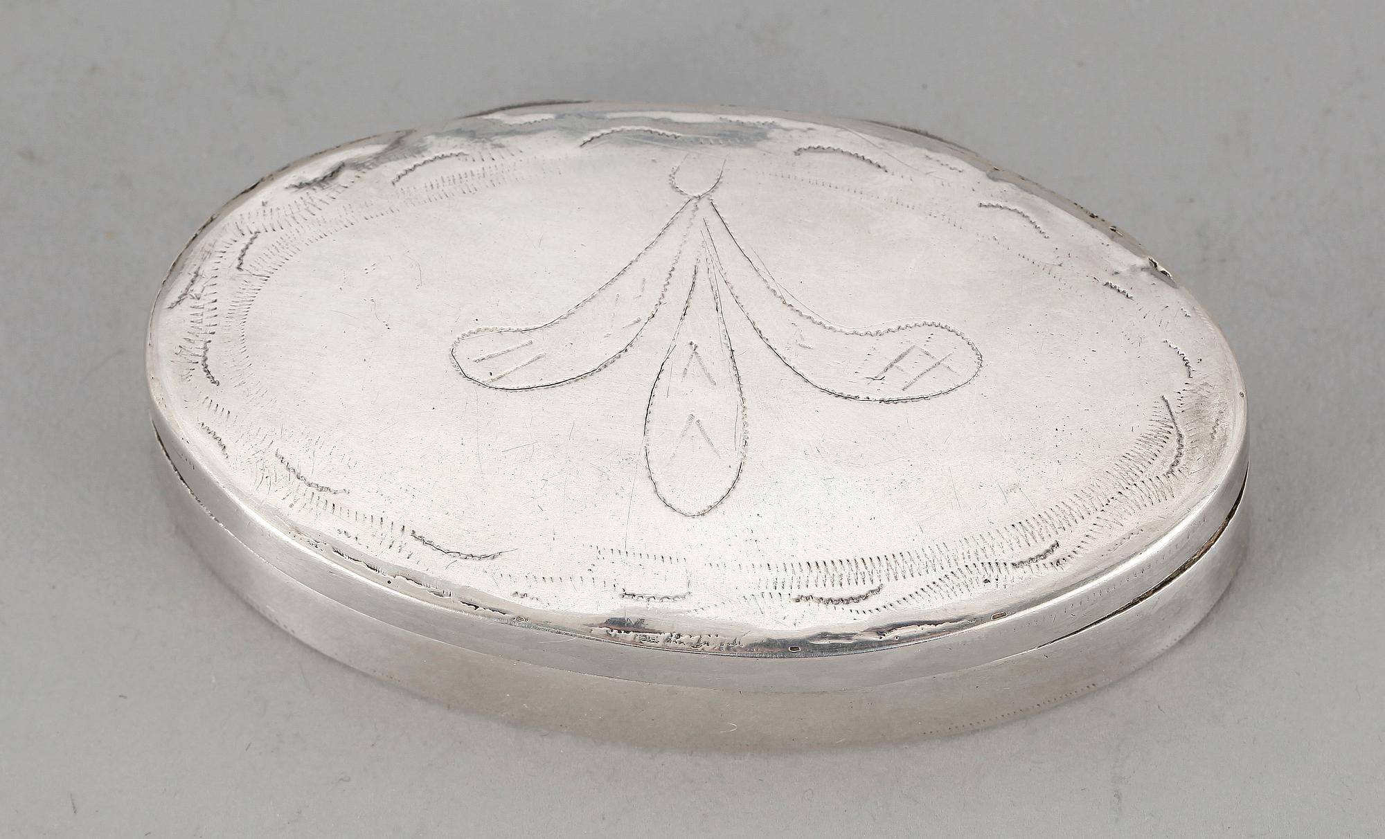 SNUSDOSA, silver, troligen Johan Petter Hörling i Enköping, 1817. Vikt ca 67 gram.