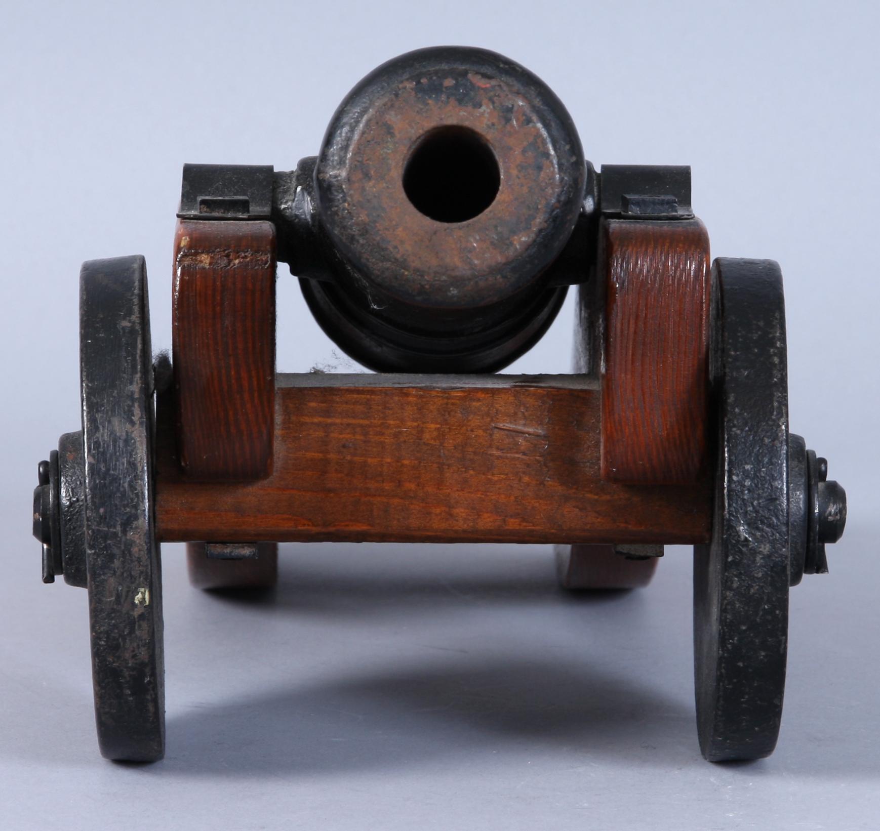 SALUTKANON, gjutjärn, STAFSJÖ BRUK.