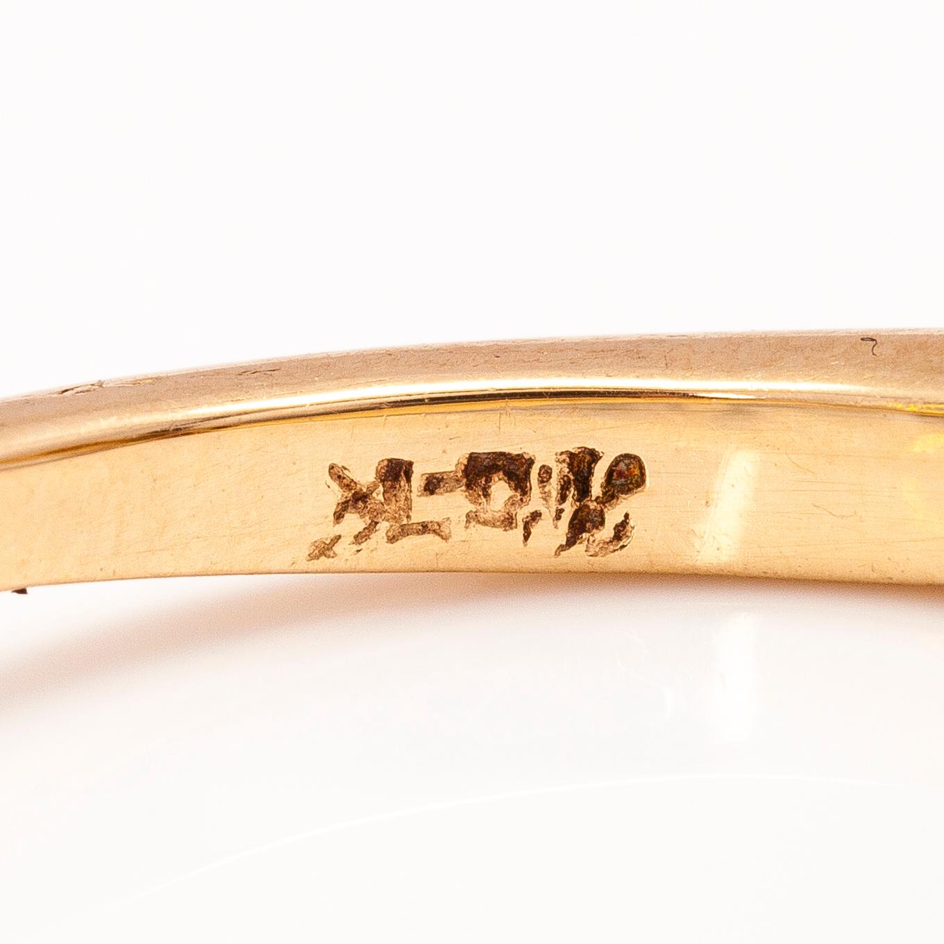 An 18K gold ring with marquise cut diamonds ca. 0.45 ct in total.