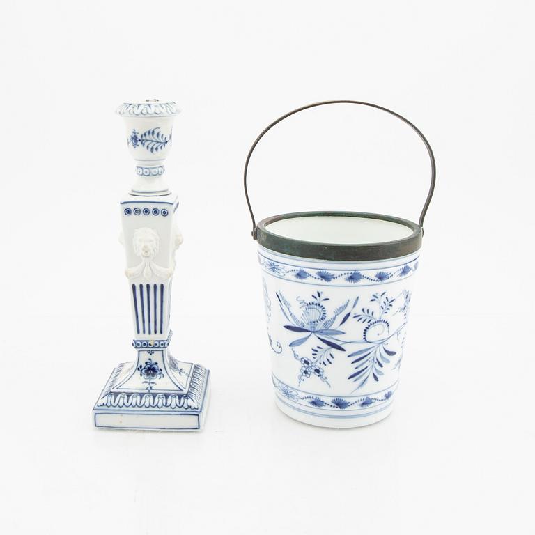 Service 92 dlr "Musselmalet" rifled, full and half laced Royal Copenhagen Denmark porcelain 1954-1973.