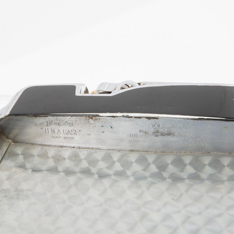 Ronson cigarettfodral med tändare "Tenacase" USA 1940/50-tal.