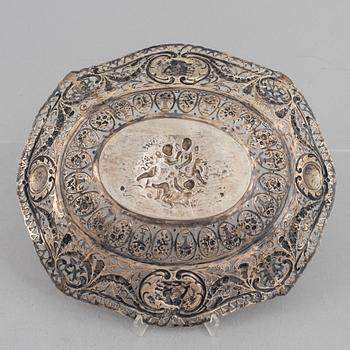 A silver 830 bread basket, Germany, circa 1900.