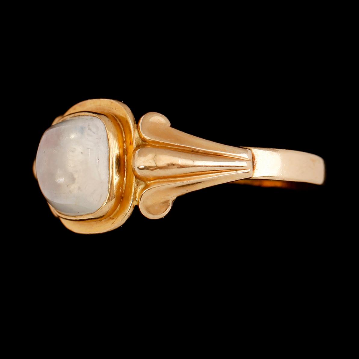 RING, 18 k guld. 1959 med vit sten. Total vikt ca 3 gram.