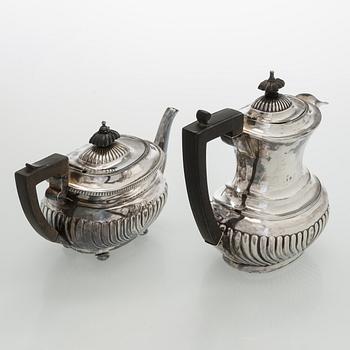 Kahvi- ja teekannu, hopeaa, Birmingham Englanti 1898.