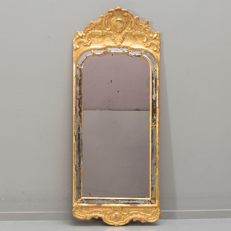 Erhardt Göbel, spegel signerad och daterad 1761 (?) rokoko.