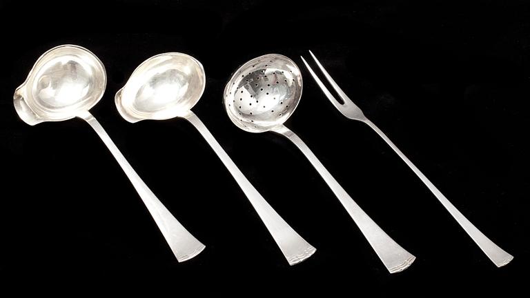 MATSILVER, silver och sterlingsilver, 126 delar, modell "Diana", GAB och C G Hallberg 1930-60-tal. Tot vikt c:a 5.000 g.
