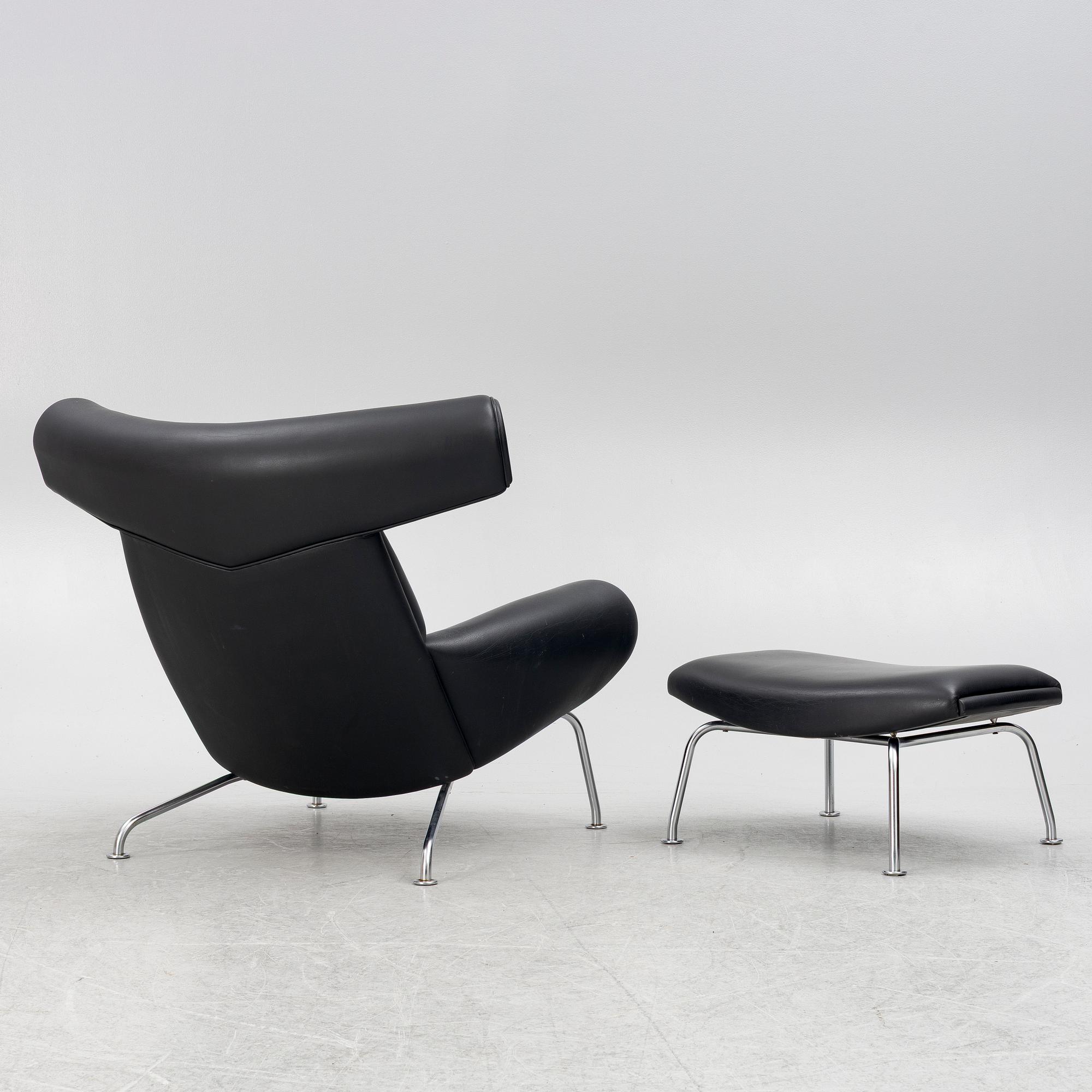 Hans J. Wegner, fåtölj med fotpall, "Ox Chair", EJ-100, Erik Jørgensen Møbelfabrik A/S, Svendborg, Danmark.