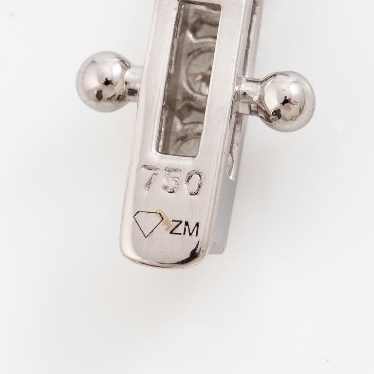 Tennis bracelet 18K white gold with brilliant-cut diamonds.