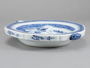 VÄRMEFAT, porslin, Kina, omkring sekelskiftet 1800.