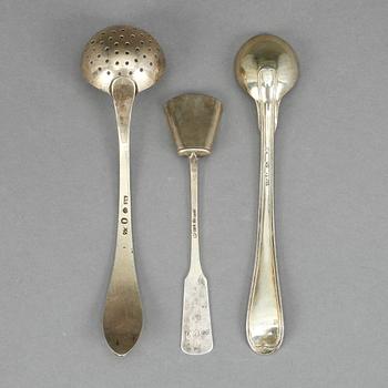 SKEDAR, 3 st, silver, olika mästare, 1800-talets första hälft. Total vikt ca 50 gram.
