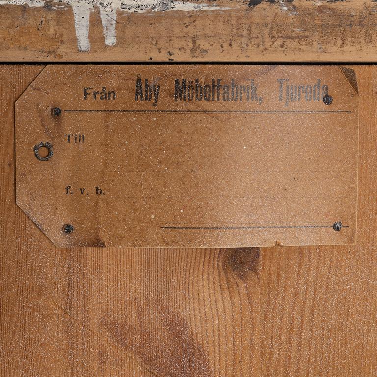 A Gustavian style chest of drawers, Åby Möbelfabrik, Tjureda, first half of the 20th Century.