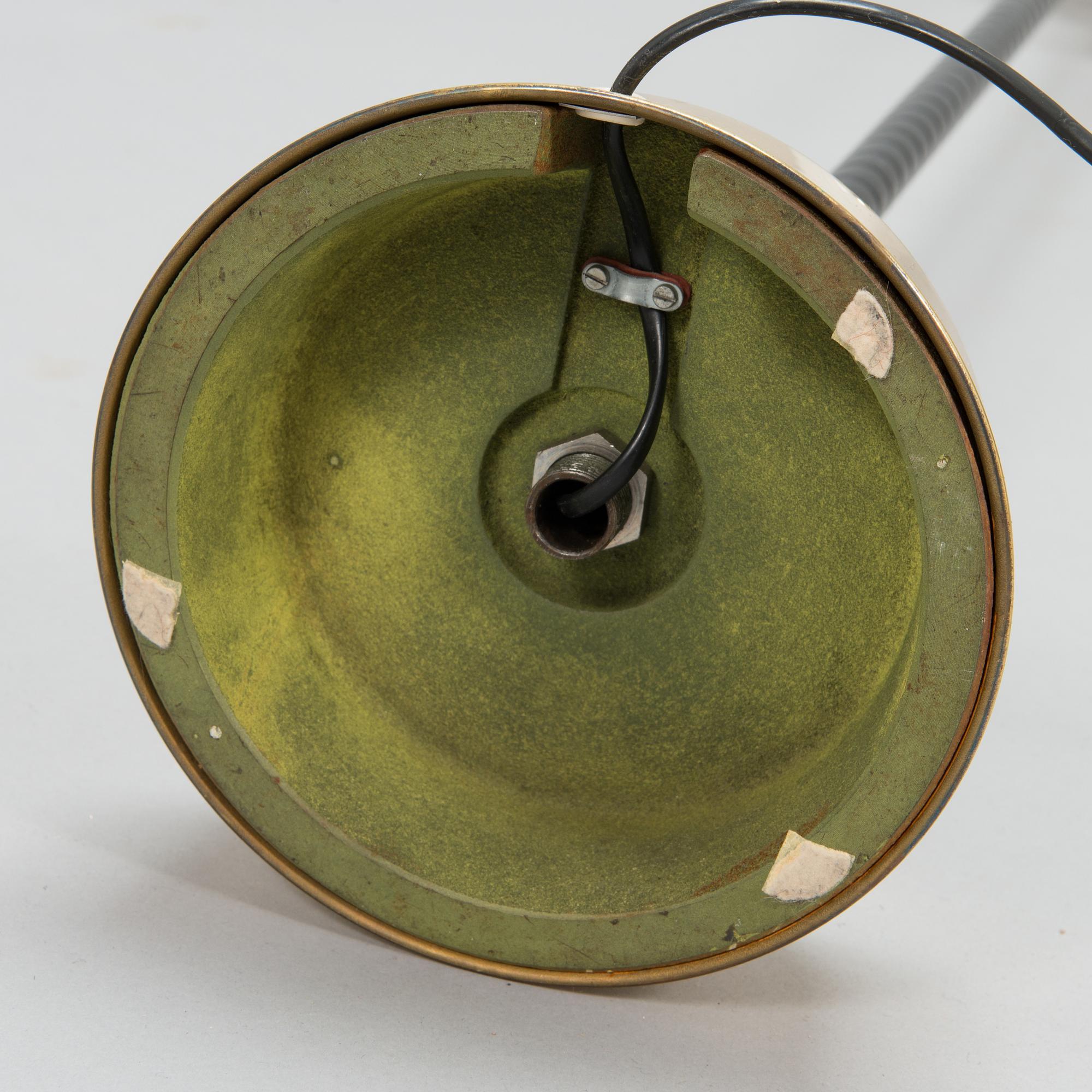 Lisa Johansson-Pape, lattiavalaisin, malli 30-061, Stockmann Orno 1960-luku.