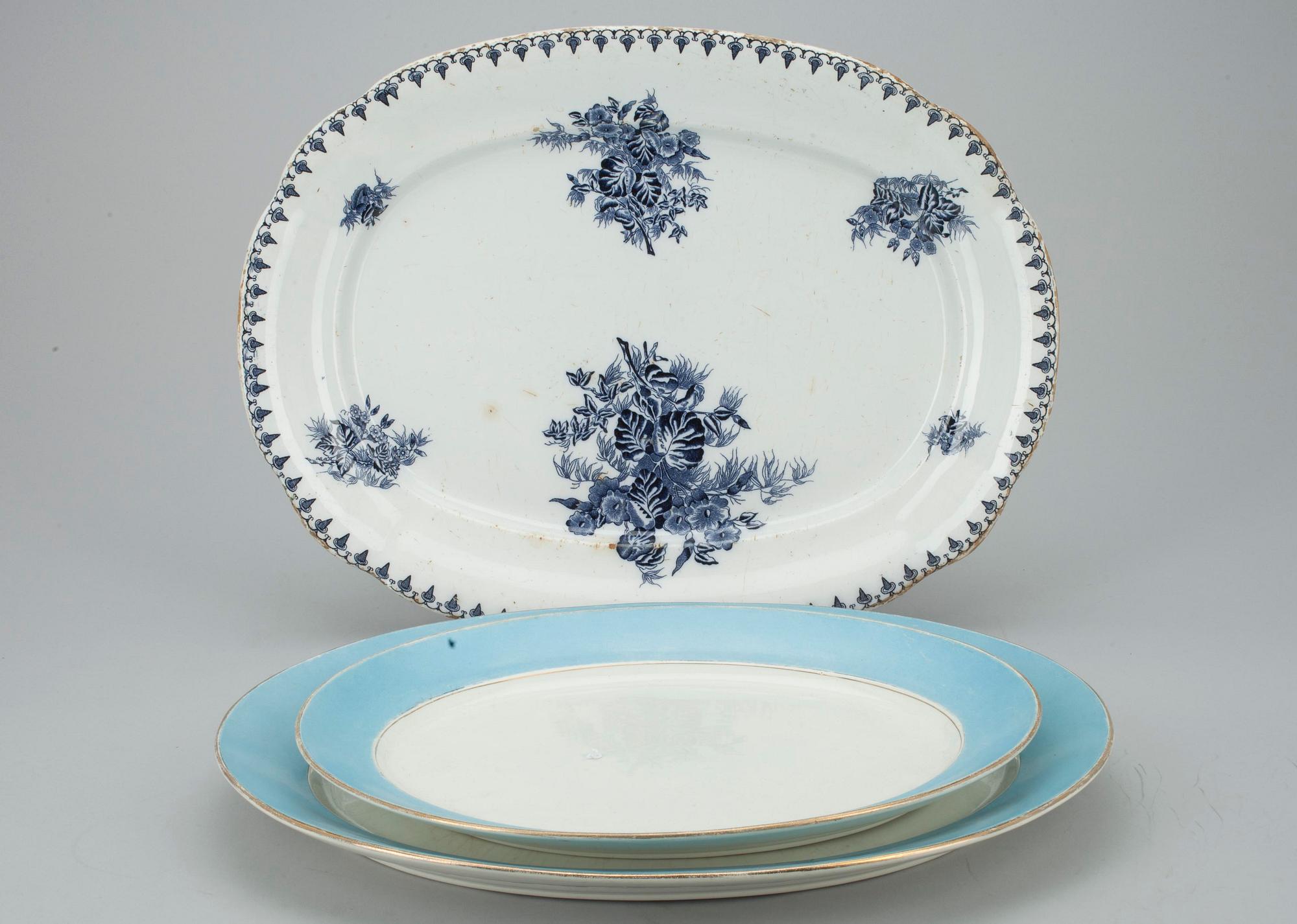 SERVERINGSFAT, 3 st, flintgods, Kusnetsov, Riga 1890-1910 och Arabia, Finland 1878-1910.