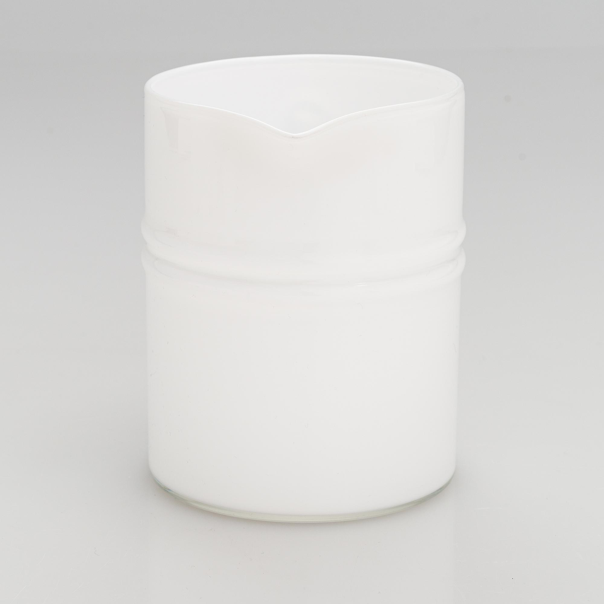 Timo Sarpaneva, set of 14 drinking glasses and a jug, 'Ripple' 2054 for Iittala.