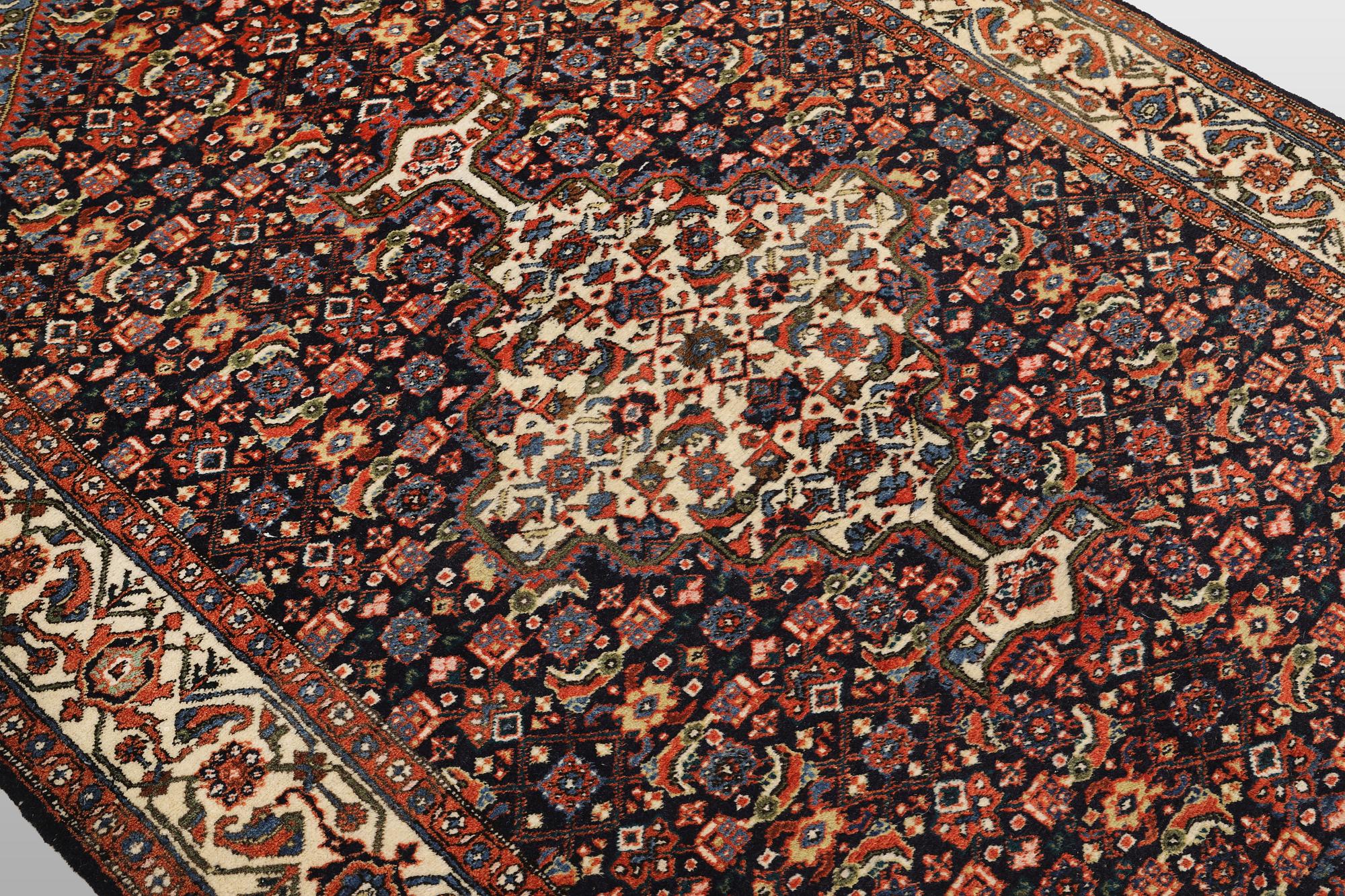 Matta, Semiantik Ardebil, 220 x 142 cm.